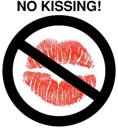 забраняват целувките